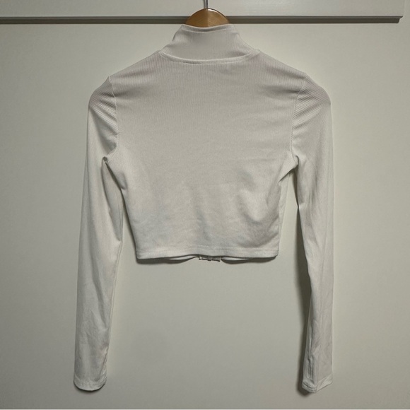 SHEIN Ribbed Crop Zipper Top - Picture 2 of 3